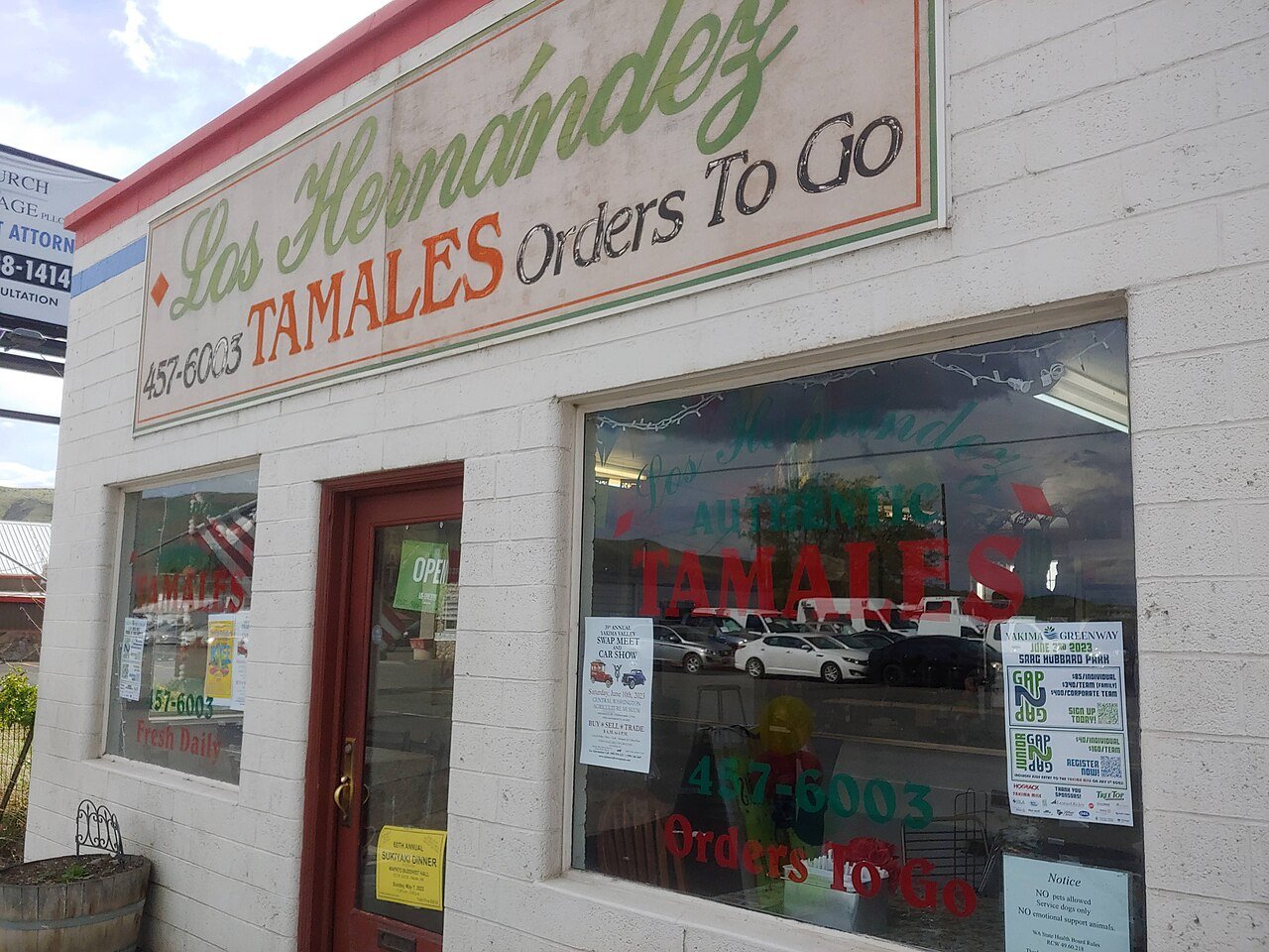 Exterior of Los Hernández Tamales in Union Gap, Washington