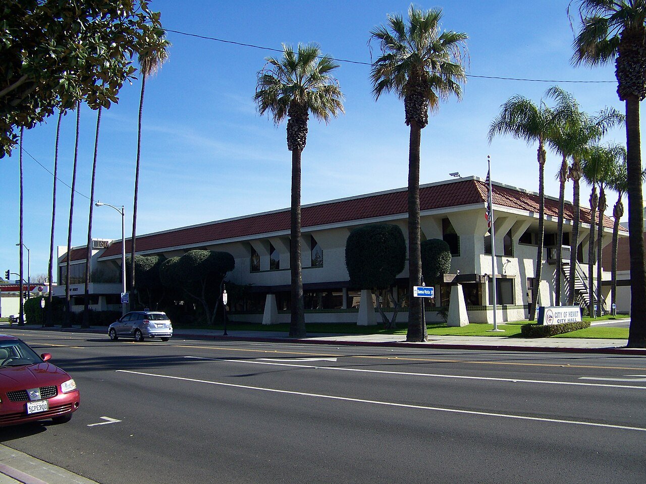 Hemet City Hall in Hemet, California